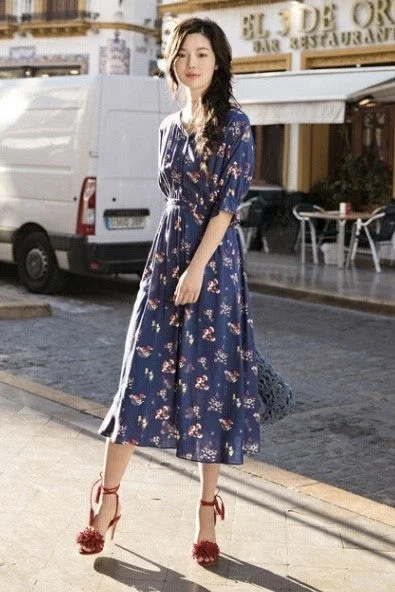 Chic And Trendy V Neck Floral Print Dress